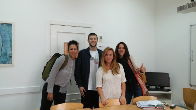Left to right: English woman, Italian man, Irene (la profesora), and the German woman (Heike)